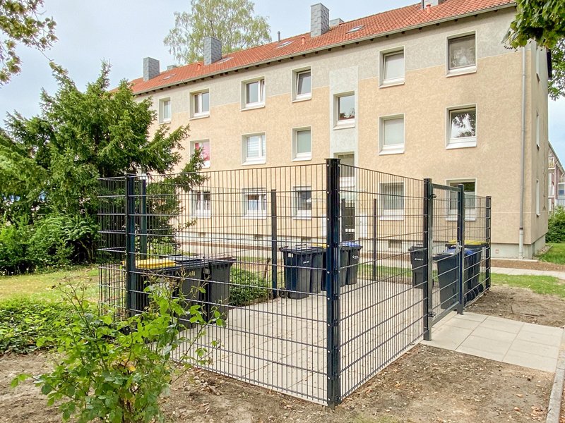 Beethovenstraße 24 und 26 – Mülltonnenstellplatz